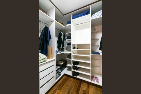 Apartamento para alugar com 112m², 2 quartos e 2 vagas Apartamento para alugar com 112m², 2 quartos e 2 vagasSuíte 1 - Closet