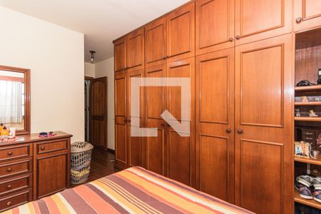 Casa à venda com 260m², 4 quartos e 3 vagasQuarto 1 Suite