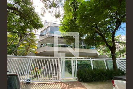 Apartamento à venda com 101m², 3 quartos e 2 vagasFachada 