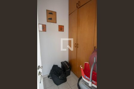 Apartamento à venda com 220m², 4 quartos e 1 vaga Apartamento à venda com 220m², 4 quartos e 1 vagaQuarto de Serviço 2'