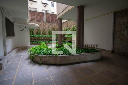 Apartamento à venda com 220m², 4 quartos e 1 vaga Apartamento à venda com 220m², 4 quartos e 1 vagaÁrea Comum