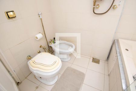 Apartamento à venda com 220m², 4 quartos e 1 vaga Apartamento à venda com 220m², 4 quartos e 1 vagaBanheiro do Quarto 3