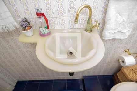 Apartamento à venda com 220m², 4 quartos e 1 vaga Apartamento à venda com 220m², 4 quartos e 1 vagaLavabo