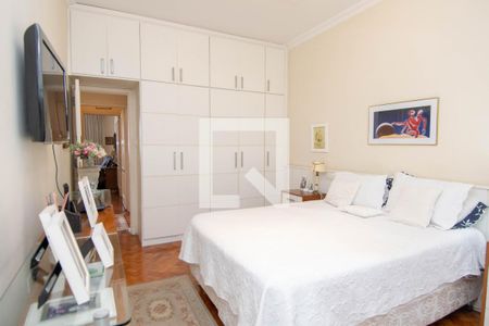 Apartamento à venda com 220m², 4 quartos e 1 vaga Apartamento à venda com 220m², 4 quartos e 1 vagaQuarto 2