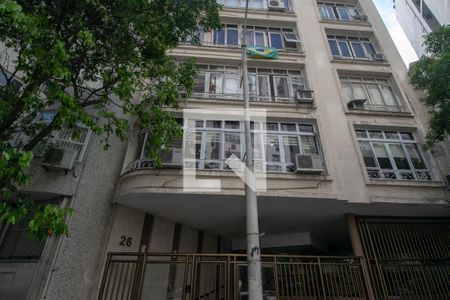 Apartamento à venda com 220m², 4 quartos e 1 vaga Apartamento à venda com 220m², 4 quartos e 1 vagaFachada