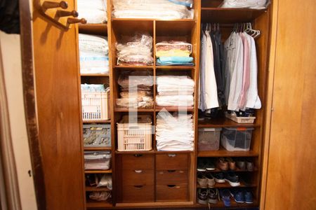 Apartamento à venda com 220m², 4 quartos e 1 vaga Apartamento à venda com 220m², 4 quartos e 1 vagaCloset