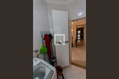 Casa à venda com 200m², 4 quartos e 2 vagasArmário