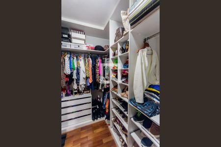 Casa à venda com 200m², 4 quartos e 2 vagasCloset
