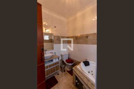 Casa à venda com 200m², 4 quartos e 2 vagasBanheiro da Suíte