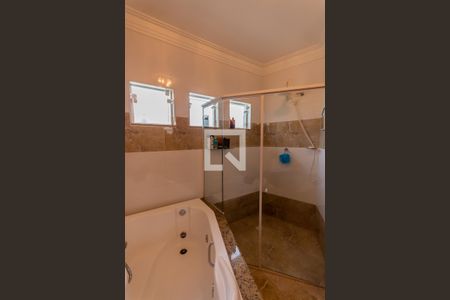 Casa à venda com 200m², 4 quartos e 2 vagasBanheiro da Suíte