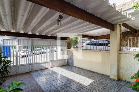 Casa à venda com 180m², 3 quartos e 2 vagas Casa à venda com 180m², 3 quartos e 2 vagasGaragem