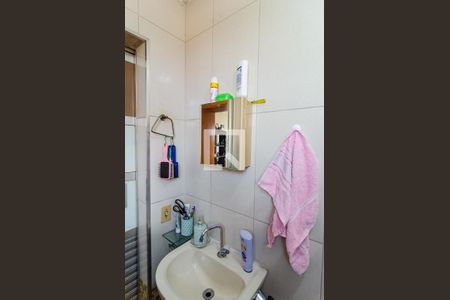 Casa à venda com 180m², 3 quartos e 2 vagas Casa à venda com 180m², 3 quartos e 2 vagasBanheiro Social