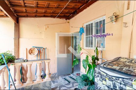 Casa à venda com 180m², 3 quartos e 2 vagas Casa à venda com 180m², 3 quartos e 2 vagasLavanderia