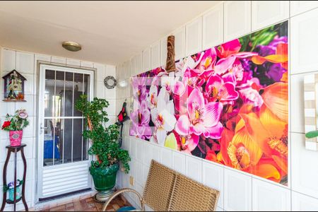 Casa à venda com 180m², 3 quartos e 2 vagas Casa à venda com 180m², 3 quartos e 2 vagasEntrada