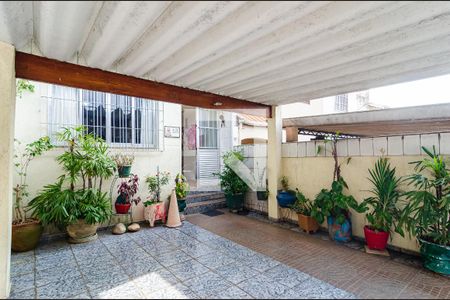 Casa à venda com 180m², 3 quartos e 2 vagas Casa à venda com 180m², 3 quartos e 2 vagasGaragem