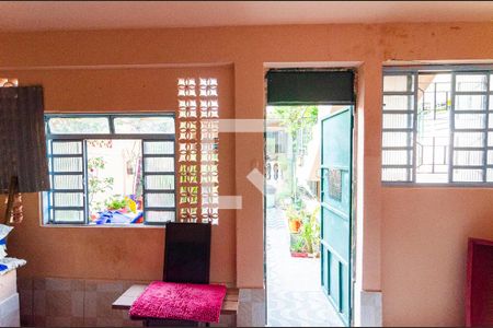 Casa à venda com 180m², 3 quartos e 2 vagas Casa à venda com 180m², 3 quartos e 2 vagasQuarto de Serviço