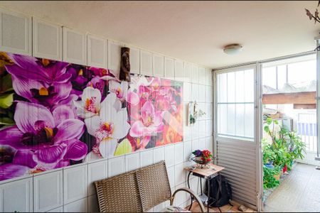 Casa à venda com 180m², 3 quartos e 2 vagas Casa à venda com 180m², 3 quartos e 2 vagasEntrada