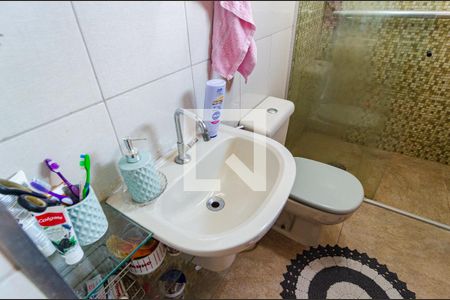 Casa à venda com 180m², 3 quartos e 2 vagas Casa à venda com 180m², 3 quartos e 2 vagasBanheiro Social