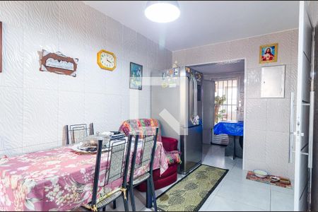 Casa à venda com 180m², 3 quartos e 2 vagas Casa à venda com 180m², 3 quartos e 2 vagasCozinha