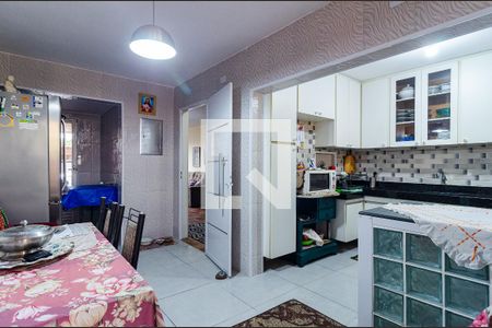 Casa à venda com 180m², 3 quartos e 2 vagas Casa à venda com 180m², 3 quartos e 2 vagasCozinha
