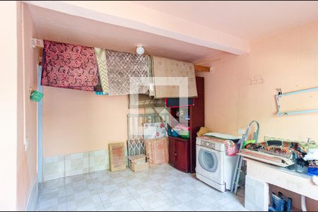 Casa à venda com 180m², 3 quartos e 2 vagas Casa à venda com 180m², 3 quartos e 2 vagasQuarto de Serviço