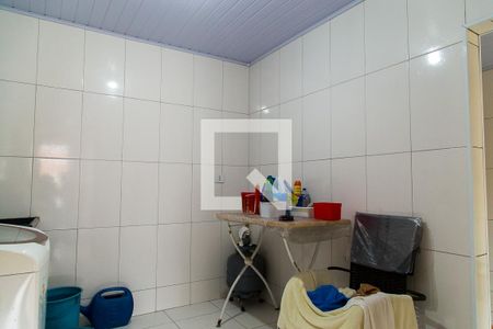 Casa à venda com 140m², 5 quartos e 4 vagas Casa à venda com 140m², 5 quartos e 4 vagasÁrea de Serviço da Edícula