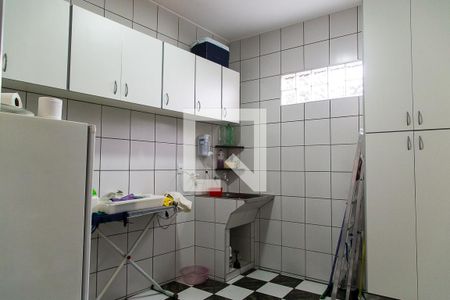 Casa à venda com 140m², 5 quartos e 4 vagas Casa à venda com 140m², 5 quartos e 4 vagasÁrea de Serviço