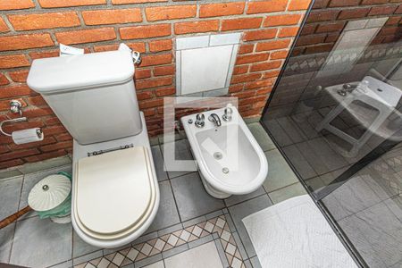 Casa à venda com 742m², 4 quartos e 2 vagas Casa à venda com 742m², 4 quartos e 2 vagasBanheiro da Suíte 1