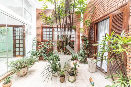 Casa à venda com 742m², 4 quartos e 2 vagas Casa à venda com 742m², 4 quartos e 2 vagasJardim de inverno