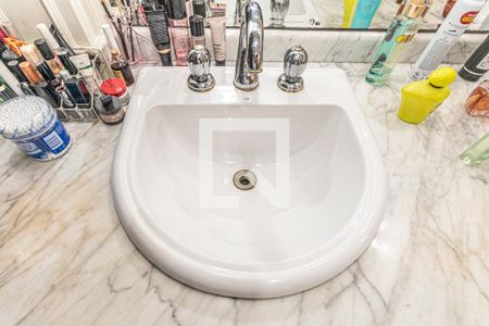 Casa à venda com 742m², 4 quartos e 2 vagas Casa à venda com 742m², 4 quartos e 2 vagasBanheiro da Suíte 1