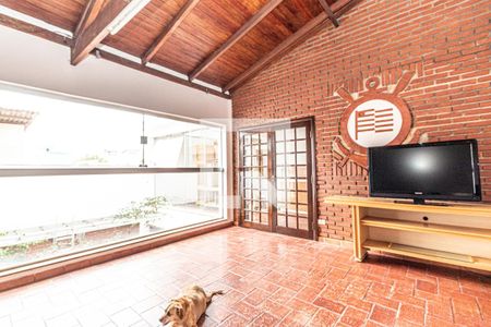 Casa à venda com 742m², 4 quartos e 2 vagas Casa à venda com 742m², 4 quartos e 2 vagasÁrea Externa