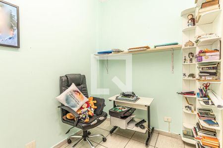 Casa à venda com 742m², 4 quartos e 2 vagas Casa à venda com 742m², 4 quartos e 2 vagasEscritório