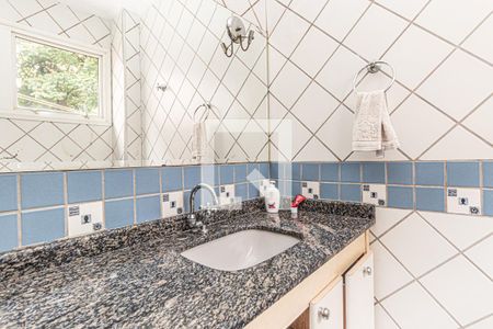 Casa à venda com 742m², 4 quartos e 2 vagas Casa à venda com 742m², 4 quartos e 2 vagasBanheiro da Suíte 2