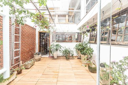 Casa à venda com 742m², 4 quartos e 2 vagas Casa à venda com 742m², 4 quartos e 2 vagasJardim da Sala