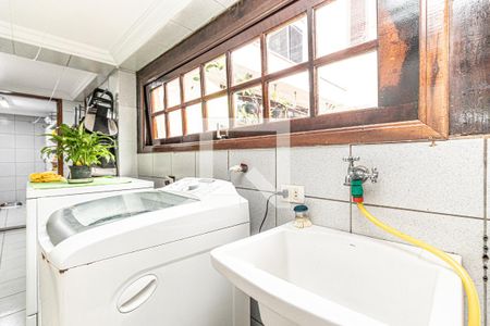 Casa à venda com 742m², 4 quartos e 2 vagas Casa à venda com 742m², 4 quartos e 2 vagasÁrea de Serviço