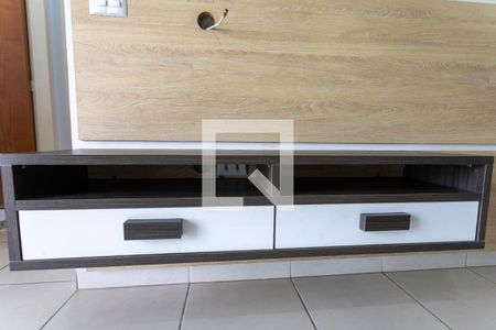 Detalhe Sala de apartamento para alugar com 2 quartos, 54m² em Parque Oeste Industrial, Goiânia