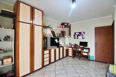 Casa à venda com 372m², 4 quartos e 4 vagasQuarto 2