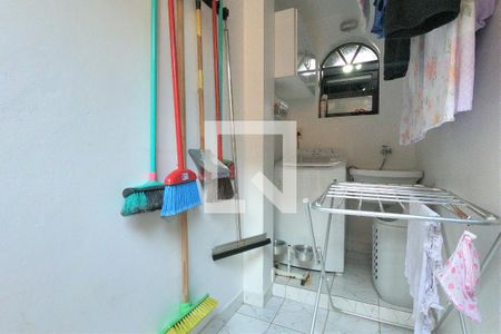 Casa à venda com 152m², 2 quartos e 1 vagaÁrea de Serviço