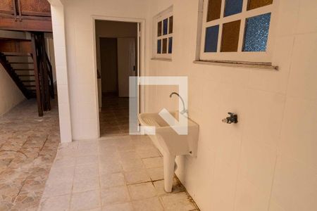 Casa à venda com 241m², 3 quartos e 3 vagas Casa à venda com 241m², 3 quartos e 3 vagasÁrea de Serviço