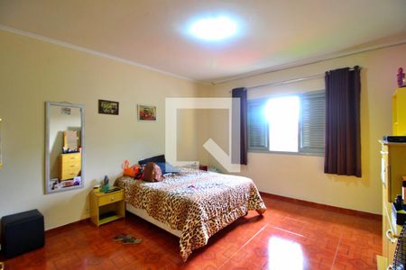 Casa à venda com 148m², 4 quartos e 5 vagasQuarto 2