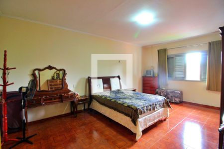 Casa à venda com 148m², 4 quartos e 5 vagasQuarto Suíte