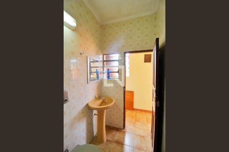 Casa à venda com 148m², 4 quartos e 5 vagasBanheiro 2