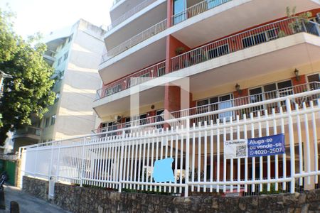 Apartamento à venda com 86m², 3 quartos e 1 vaga Apartamento à venda com 86m², 3 quartos e 1 vagaFachada