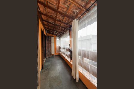 Casa à venda com 150m², 5 quartos e 3 vagas Casa à venda com 150m², 5 quartos e 3 vagasVaranda - Casa 01