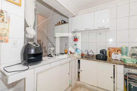 Casa à venda com 150m², 5 quartos e 3 vagas Casa à venda com 150m², 5 quartos e 3 vagasSala e Cozinha - Casa 02