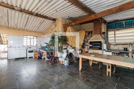 Casa à venda com 150m², 5 quartos e 3 vagas Casa à venda com 150m², 5 quartos e 3 vagasSalão de Festas