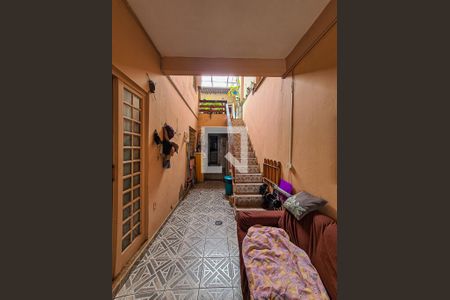 Casa à venda com 150m², 5 quartos e 3 vagas Casa à venda com 150m², 5 quartos e 3 vagasCorredor