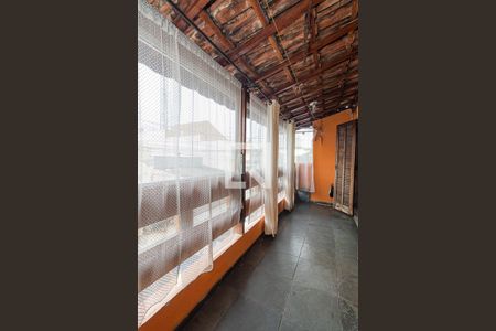 Casa à venda com 150m², 5 quartos e 3 vagas Casa à venda com 150m², 5 quartos e 3 vagasVaranda - Casa 01