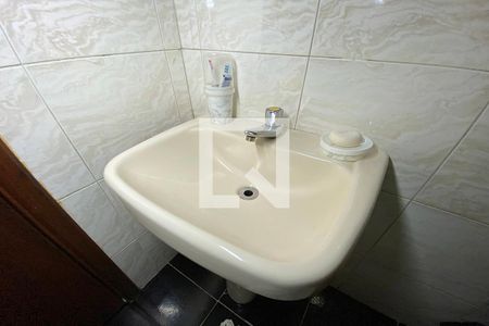 Casa à venda com 240m², 3 quartos e 1 vagaBanheiro 2