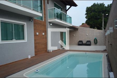 Casa à venda com 270m², 3 quartos e 3 vagasÁrea Externa